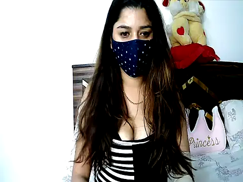 Gloie4u stripchat live cam model