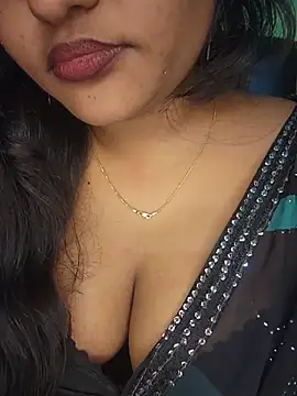 Aruna-1 stripchat live cam model