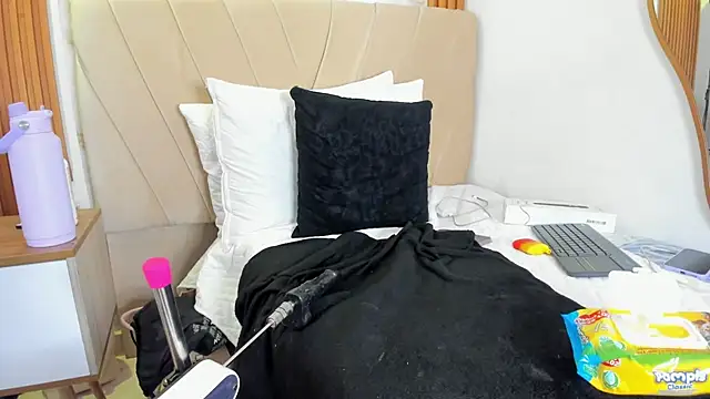vane_coral stripchat live cam model