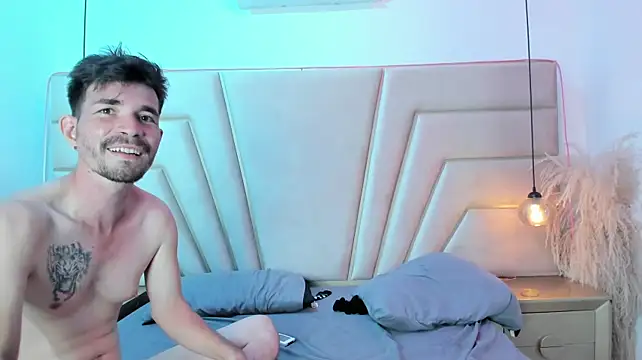 Luna_and_Axell stripchat live cam model
