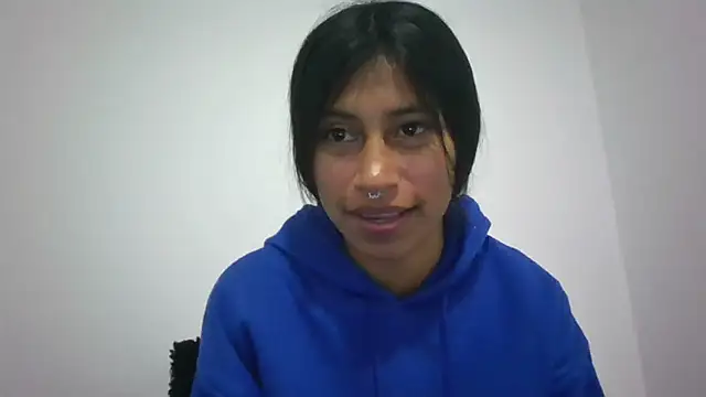 Pocahontas_Honey stripchat live cam model