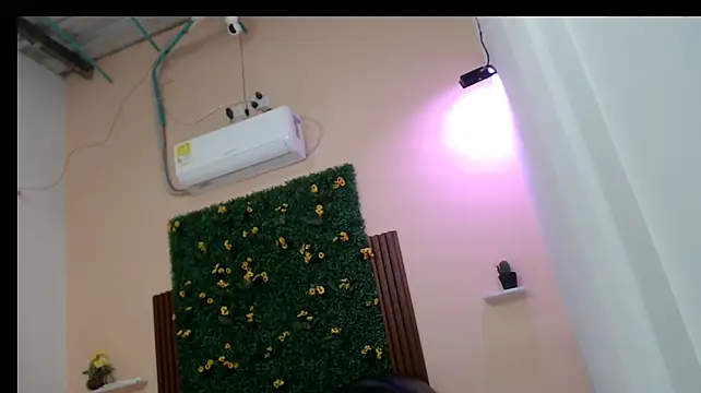 paola20atletic stripchat live cam model