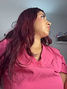 Nahomy_benet stripchat live cam model