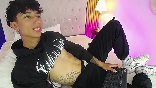 Aiden_Rivers_ stripchat live cam model