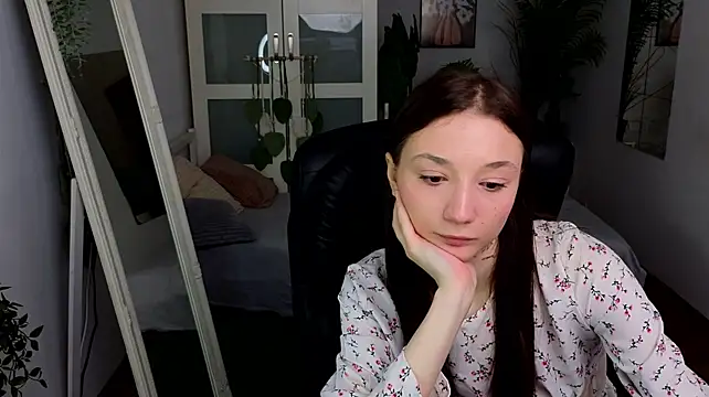 MelanieVirelle stripchat live cam model
