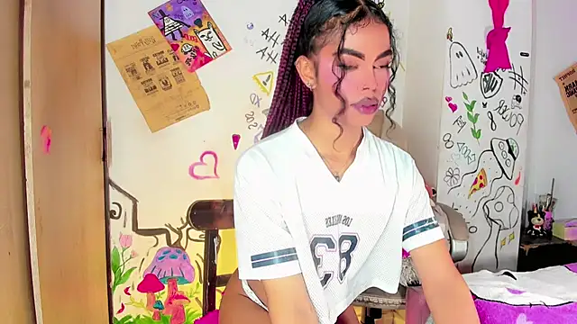 bloom444 stripchat live cam model