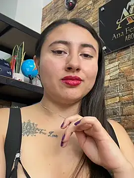 _Sarah-Office1 stripchat live cam model
