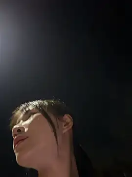 Fire-18 stripchat live cam model