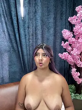AnitaMore_ stripchat live cam model
