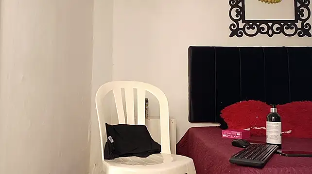 LunayDream stripchat live cam model