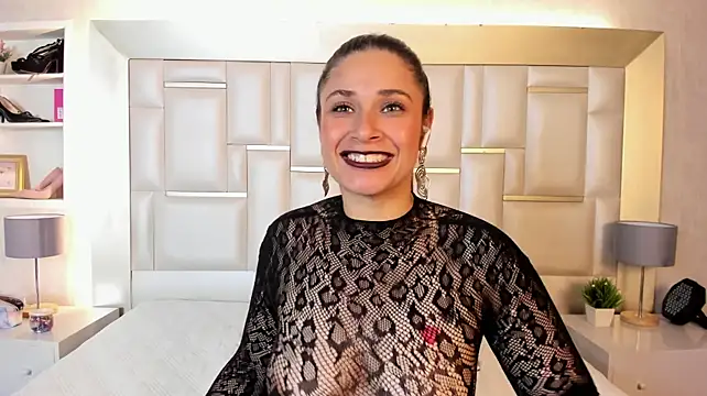 EmmyRossil stripchat live cam model