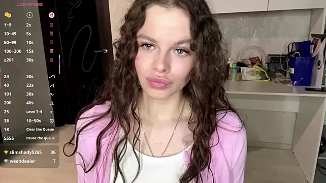 Nebula_Veratti stripchat live cam model