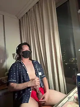 karuhikaru stripchat live cam model