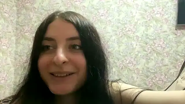 LucyOldershaw stripchat live cam model
