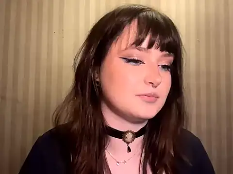 MedaFrerich stripchat live cam model