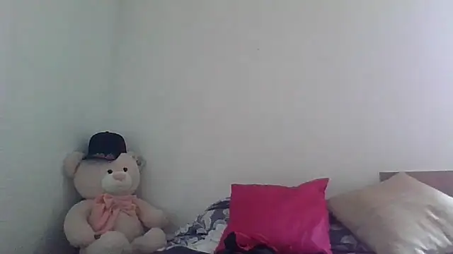 yoahotpetrafiery stripchat live cam model