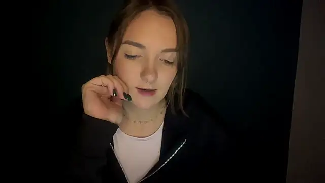 RoxyWet stripchat live cam model