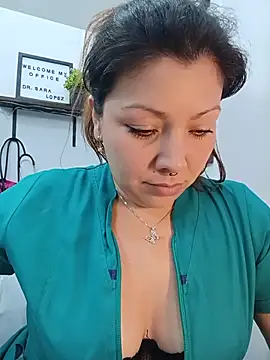 SARA_21- stripchat live cam model