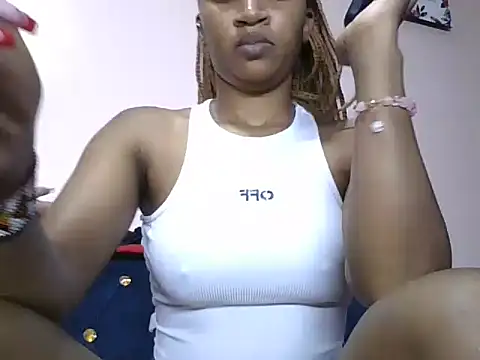 Makiwa20 stripchat live cam model
