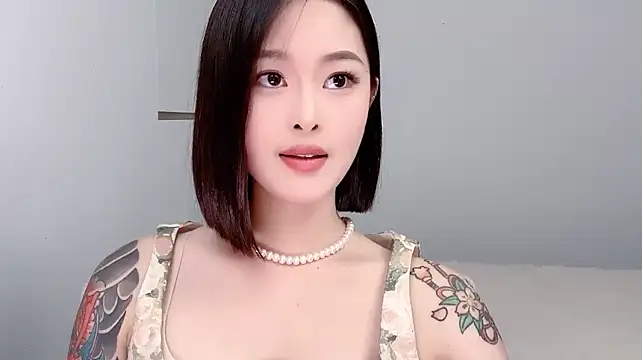 Ivy_360 stripchat live cam model