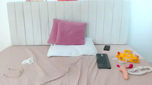 ashleyy__ stripchat live cam model