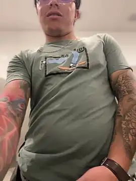 EithanBrownn stripchat live cam model