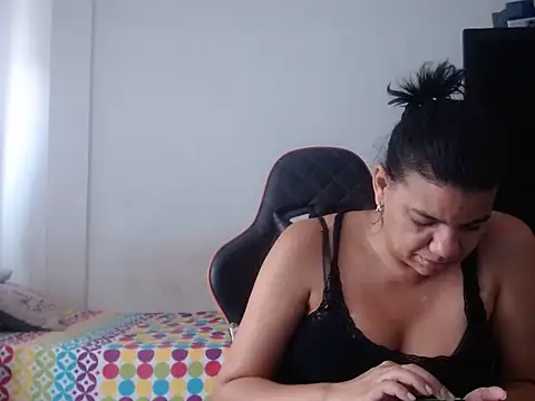 Adriana_0312 stripchat live cam model