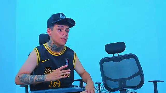 Thomas-Wil stripchat live cam model