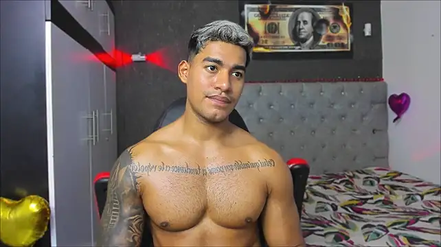 luigi_hot_ stripchat live cam model