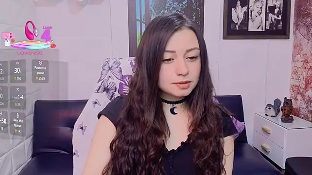 Eva_Roussell stripchat live cam model