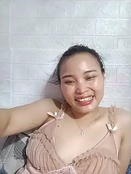 Akile80 stripchat live cam model