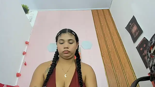 EllyBloom stripchat live cam model