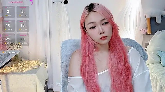 -Nini-- stripchat live cam model