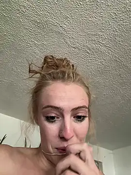 dirtylittlefantasy stripchat live cam model
