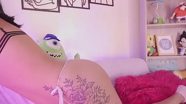 little_maura_ stripchat live cam model
