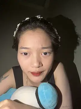 Nhinhi_ stripchat live cam model