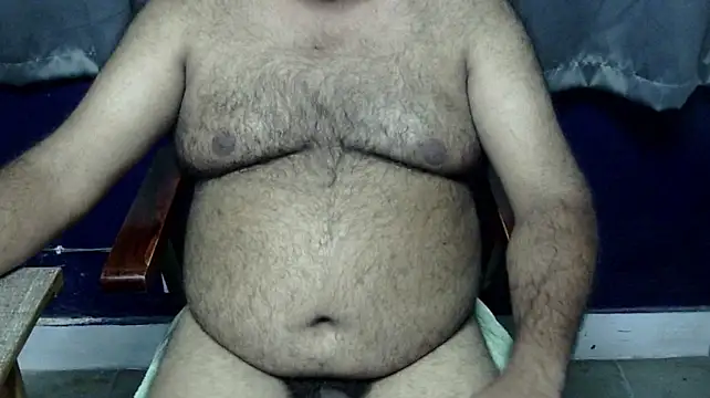 hairysubcub_70 stripchat live cam model