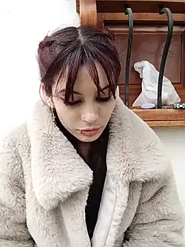 _yuyi stripchat live cam model