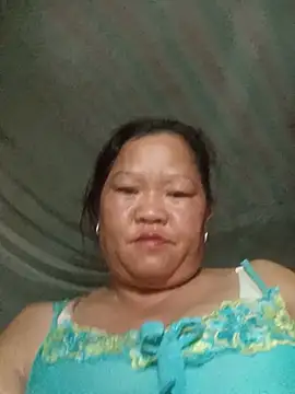 riso-00 stripchat live cam model