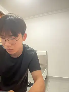 xiaoshuai2660 stripchat live cam model