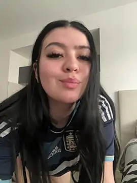 lolaaculaa stripchat live cam model