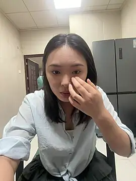 Qlong000 stripchat live cam model