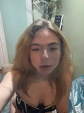 Helga21_ stripchat live cam model