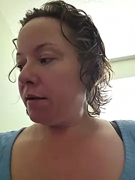 julimonroe stripchat live cam model
