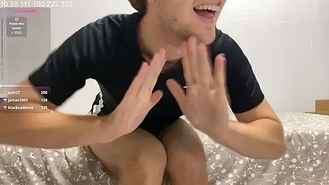 curlyboyy_ stripchat live cam model
