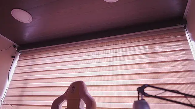 tommy_blue stripchat live cam model