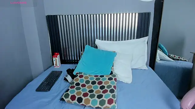 Axel_Mendozaa stripchat live cam model