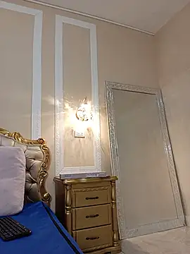 AuroraRenard stripchat live cam model