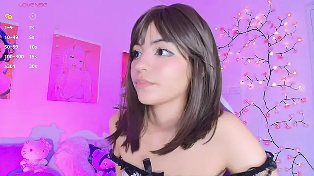 Swannamy stripchat live cam model