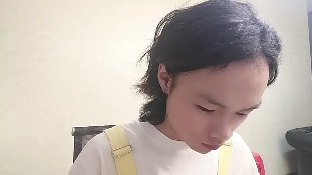 YYW_000 stripchat live cam model